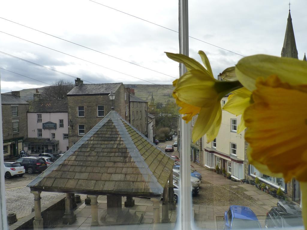 Town View Alston Apartment Room photo